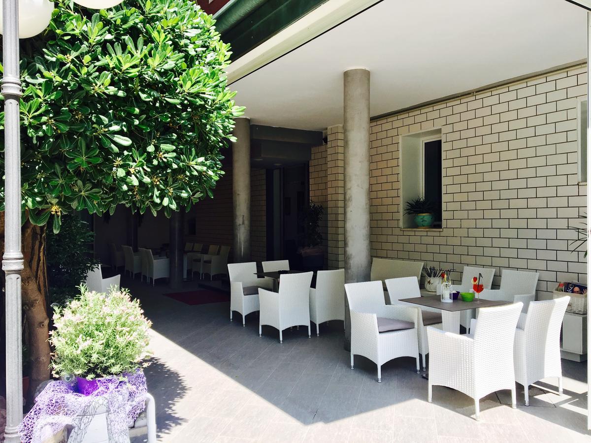Hotel Della Motta Bellaria-Igea Marina Exteriör bild