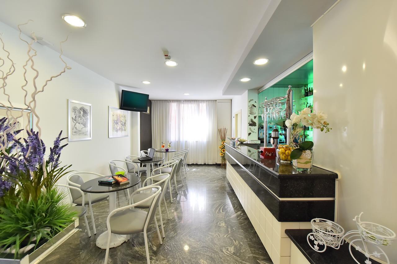 Hotel Della Motta Bellaria-Igea Marina Exteriör bild