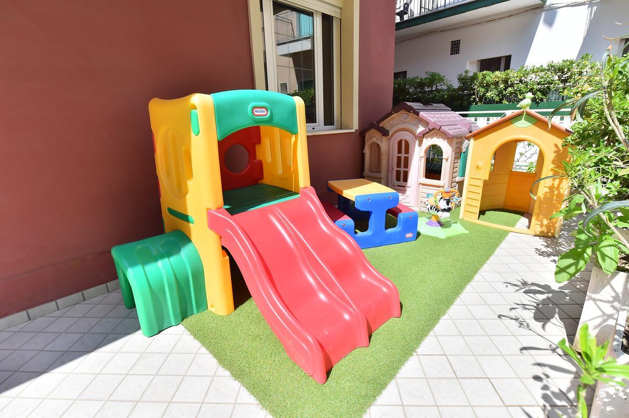 Hotel Della Motta Bellaria-Igea Marina Exteriör bild